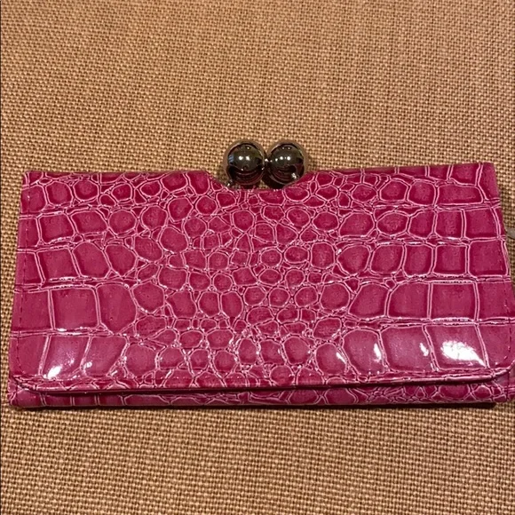 ~Claire’s~ Pink Wallet - Picture 1 of 4